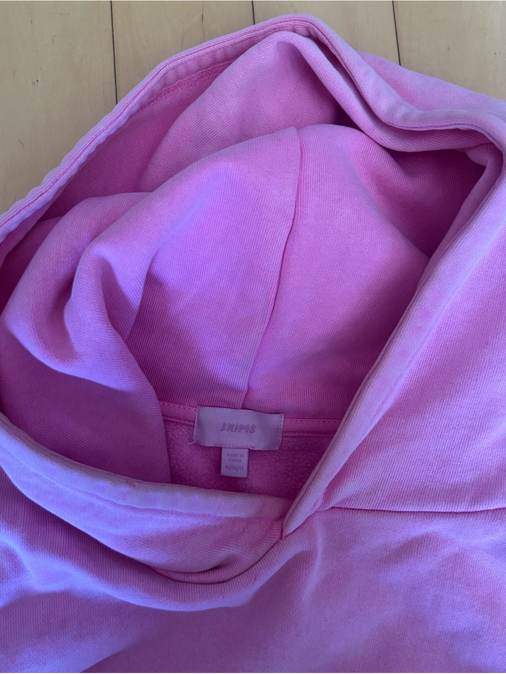 SKIMS Boyfriend Fleece Hoodie Bubble Gum - Picture 3 of 4